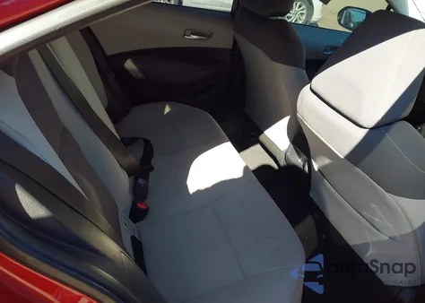 2021 Toyota Corolla Le z USA, uszkodzony, nr VIN 5YFEPMAE9MP194591